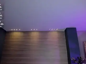 NiaHolland  live sex cam
