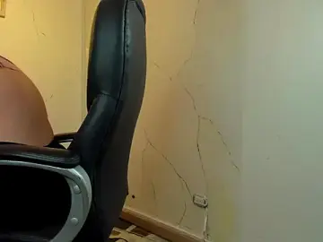 NiickyJones  live sex cam
