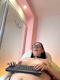 NiickyJones  live sex cam