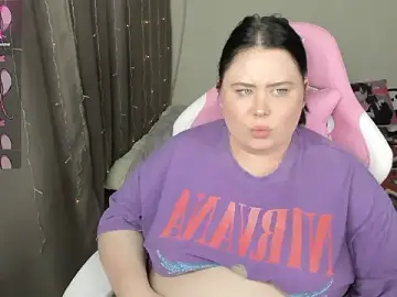 Akemi_BBW  live sex cam