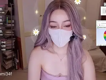 Nayomi_34f  live sex cam