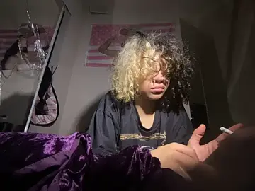 Creolegirl19  live sex cam