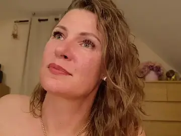 Ilucyme  live sex cam
