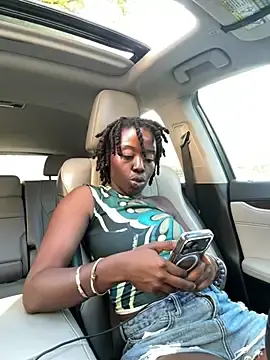 Thechocolatepeach  live sex cam