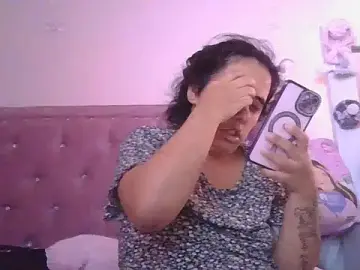 Annarose19  live sex cam