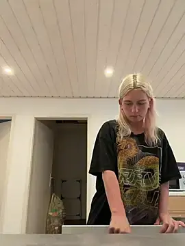 DarkAngell69  live sex cam