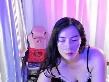 Julie_nguyen  live sex cam