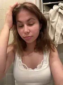 KiraWirt  live sex cam