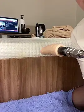 Nicole-1111  live sex cam