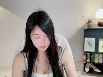 Onechestnut  live sex cam