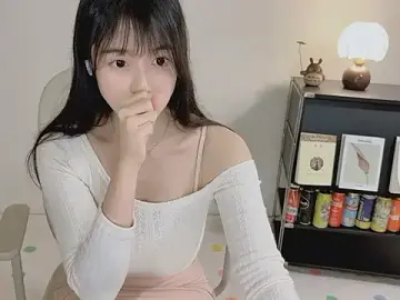 Onechestnut  live sex cam