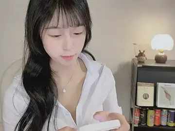 Onechestnut  live sex cam