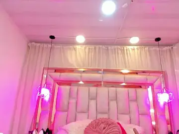 Francesca_Skuirt  live sex cam