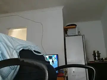 Hugetittiesxx2  live sex cam