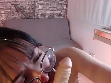Luna_7_777  live sex cam