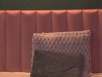 OlliviaRoss  live sex cam