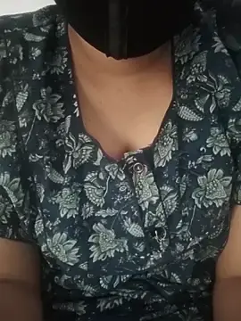 Supriyatamil  live sex cam