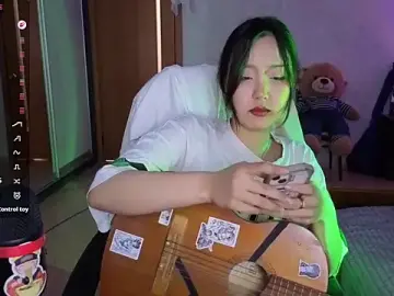 RoyceHaubold  live sex cam
