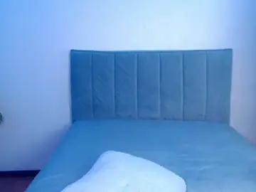Alicenevill  live sex cam