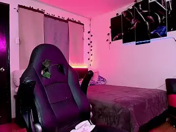 Yesie_hot  live sex cam