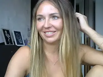 AngelinaLove28  live sex cam