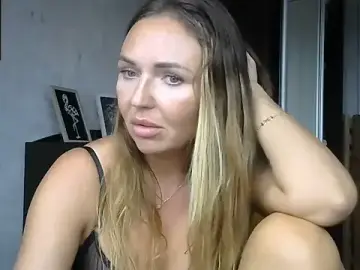 AngelinaLove28  live sex cam