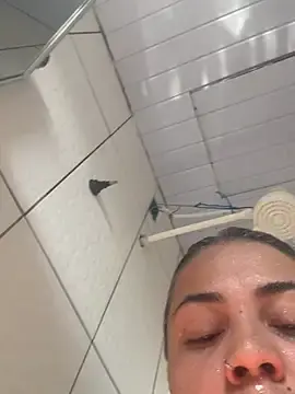 Loiraaasant  live sex cam