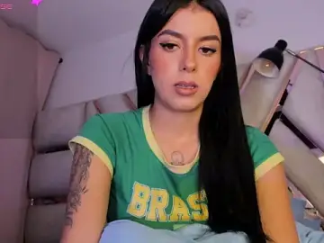 LuciaJhonnesBaby  live sex cam