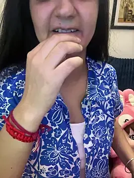 Maahhii  live sex cam
