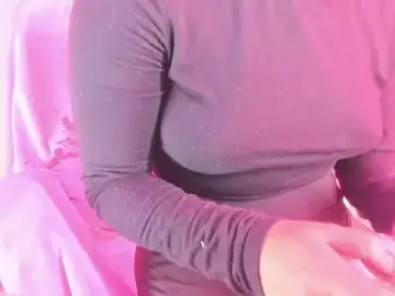 Saralolo420  live sex cam