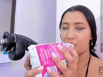 Veronica_bigass  live sex cam