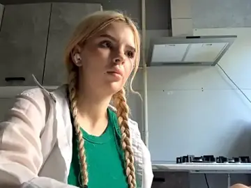Britney_Calverhends  live sex cam
