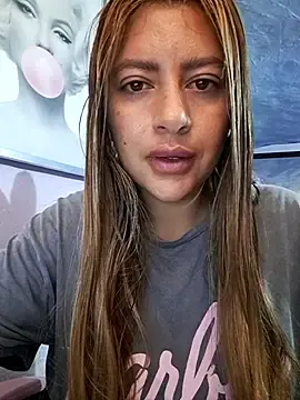 Emilylatina69  live sex cam