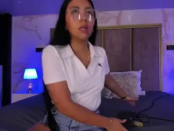 Larabrooks  live sex cam