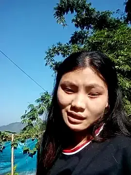 Hilary-123  live sex cam