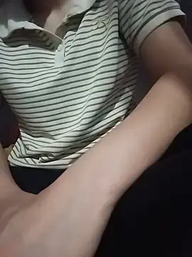 Hilary-123  live sex cam
