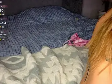 Martina_Isseee  live sex cam