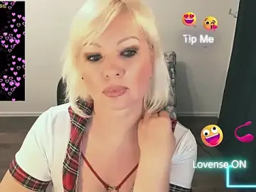 Angelaroberti3  live sex cam