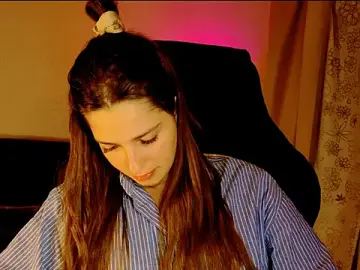 KiraVair  live sex cam