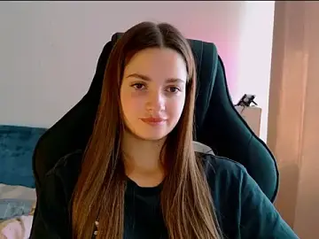 KiraVair  live sex cam