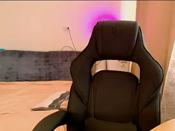 KiraVair  live sex cam