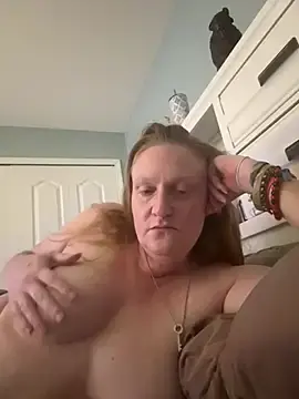 Kellyn10  live sex cam