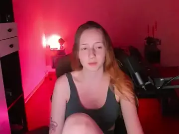 OddlyFamiliar  live sex cam