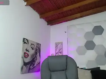 LalyCastro  live sex cam