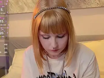 MilkMeSoftly  live sex cam