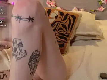 MilkMeSoftly  live sex cam