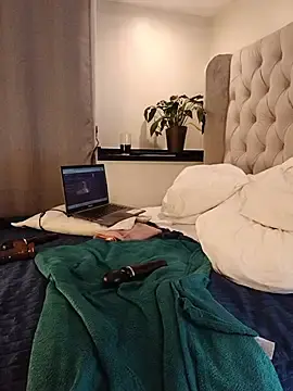 Nattybae009  live sex cam