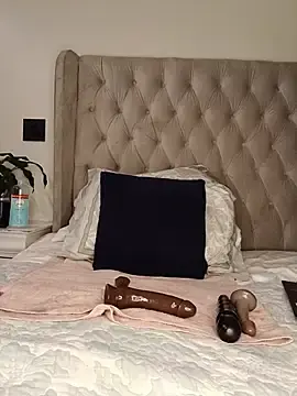 Nattybae009  live sex cam