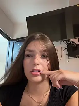 Estrellaa19  live sex cam