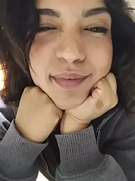 FallsForHerSmile  live sex cam